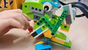 Legorobotika z Malimi ustvarjalci